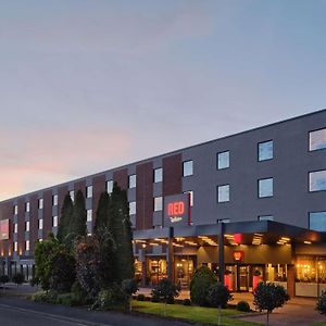 Radisson Red London Gatwick Airport
